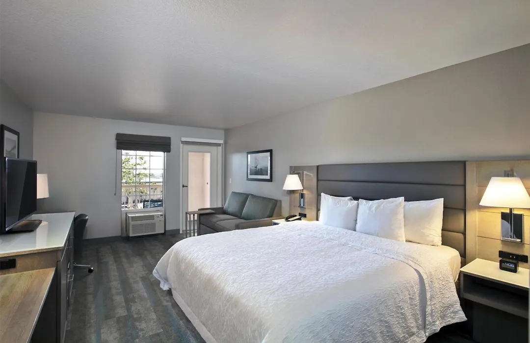 Hampton Inn & Suites Hermosa Beach-1