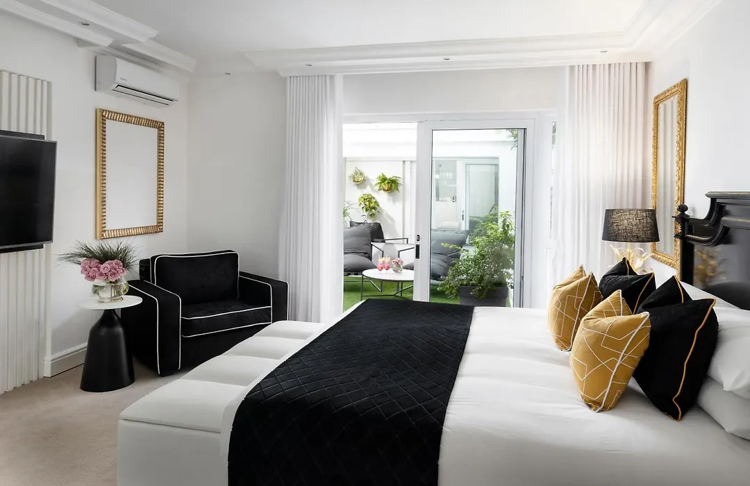 The Clarendon - Bantry Bay-1