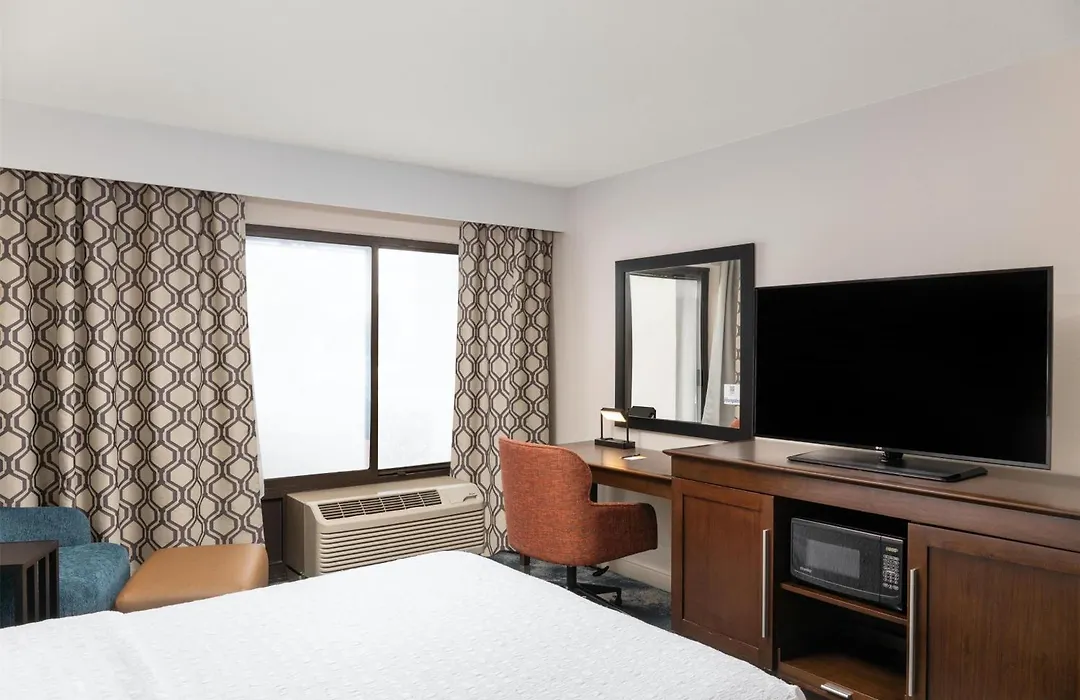 Hampton Inn Portland East-1