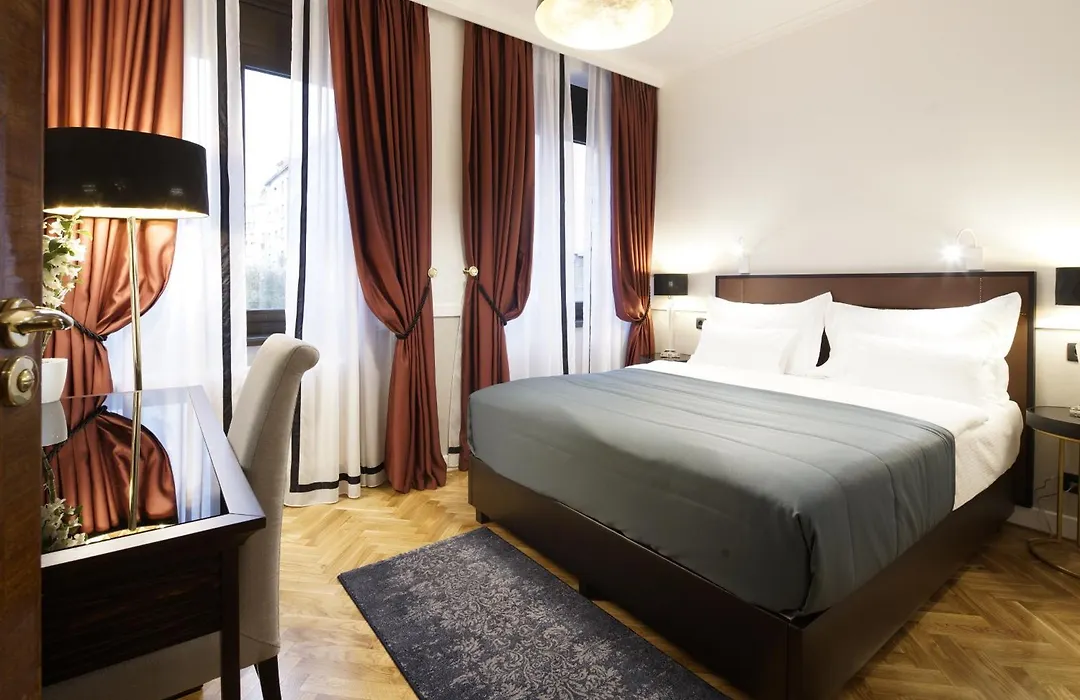 Hotel Majestic-1