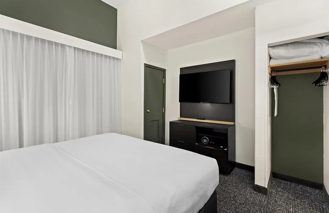 Spark By Hilton Panama City Beach-1