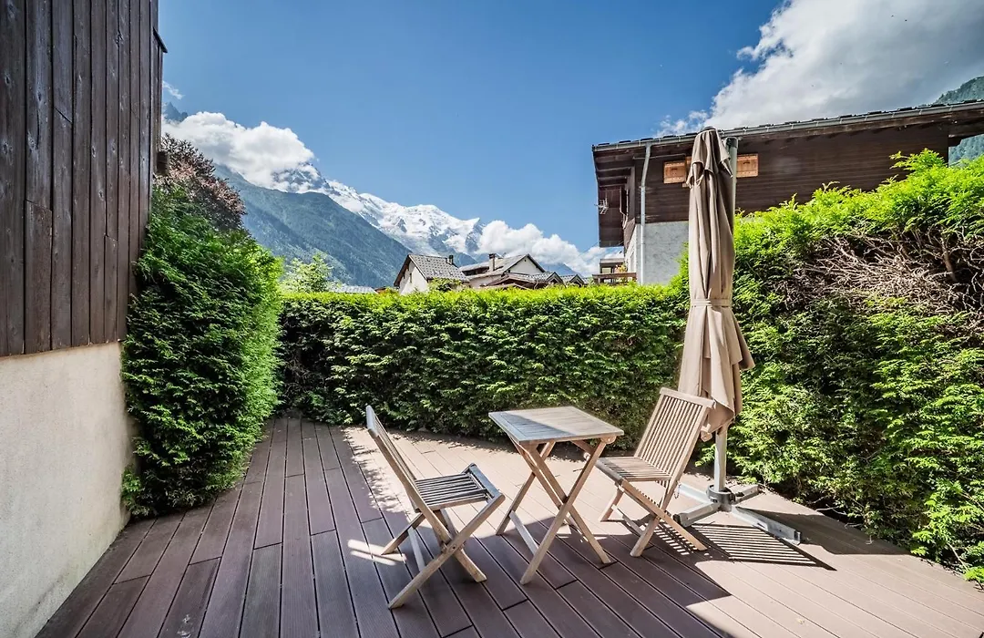 Eden Hotel, Apartments&Chalet Chamonix Les Praz-1