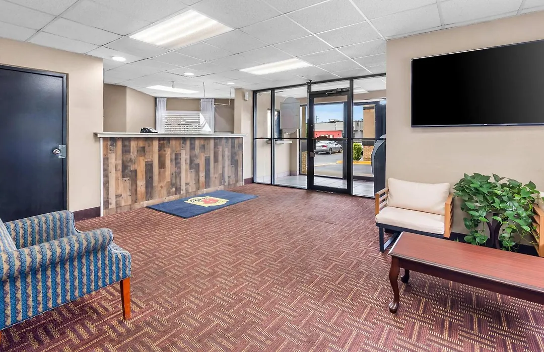 Super 8 By Wyndham Columbia-1