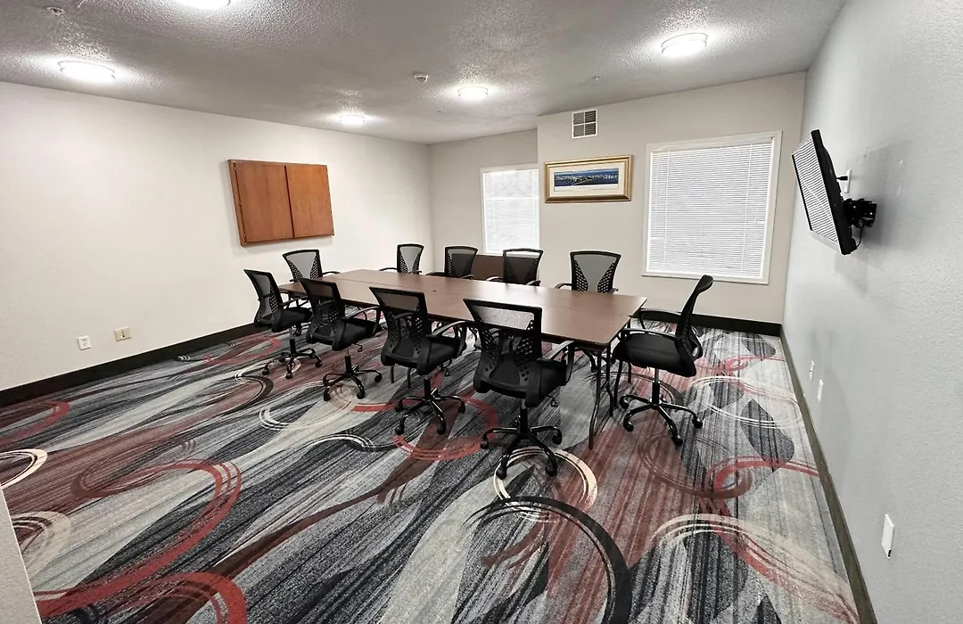 Mainstay Suites Madison Airport-1