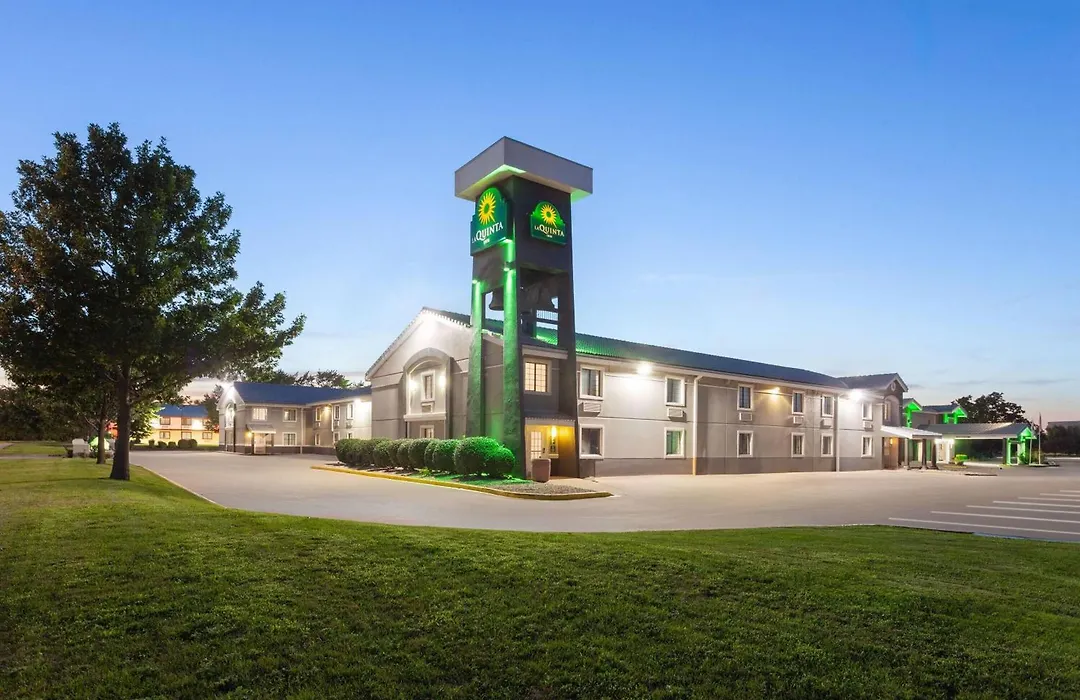 La Quinta Inn By Wyndham Champaign-1