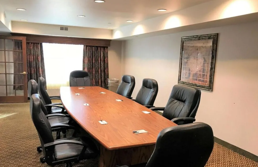 Holiday Inn Express & Suites Zion By Ihg - Great Lakes-Free Breakfast And Naval Base Shuttle-1