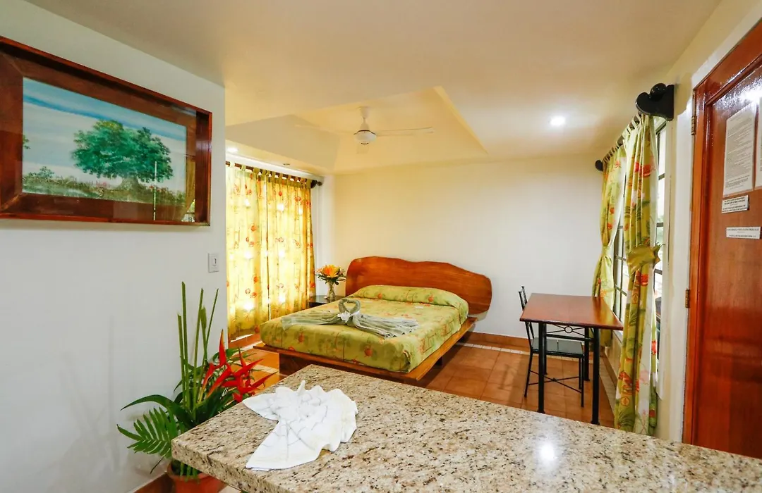 Hotel Verde Mar Direct Beach Access-1
