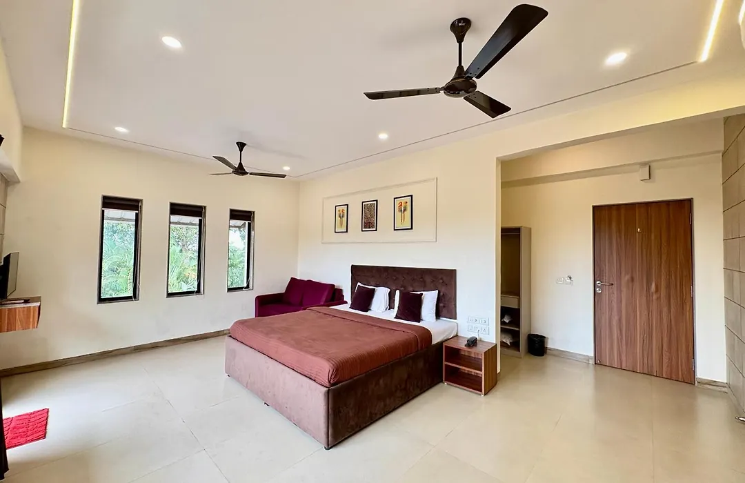 Girivihar Holiday Club - Pure Veg-1