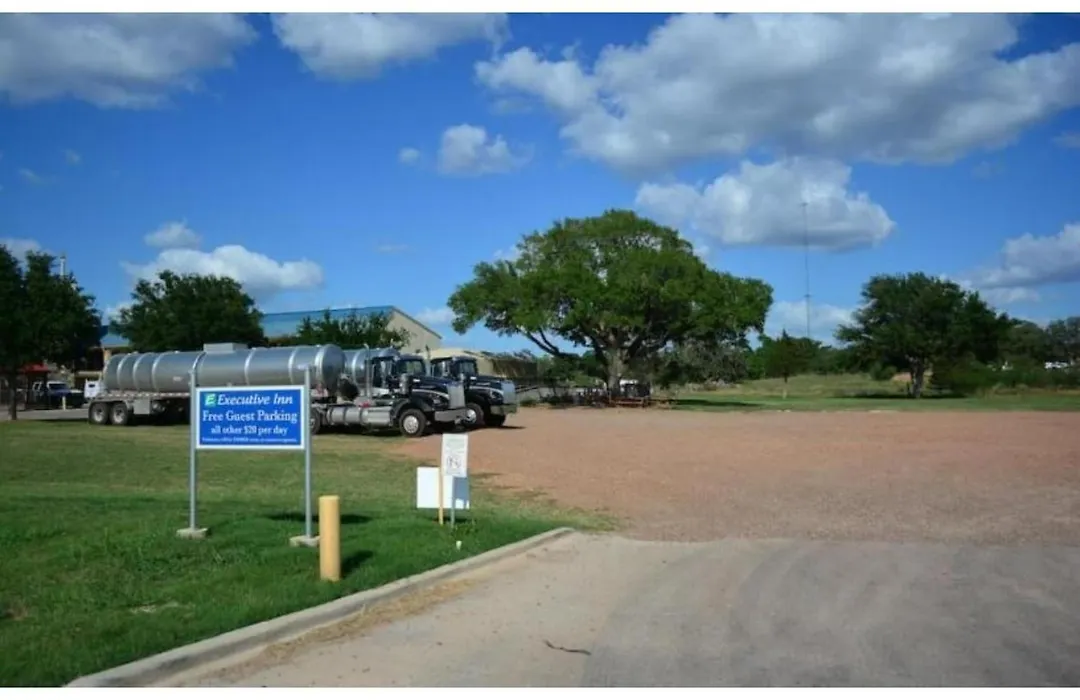 Hotel O Executive Inn & Suites Cuero Hwy 87-1