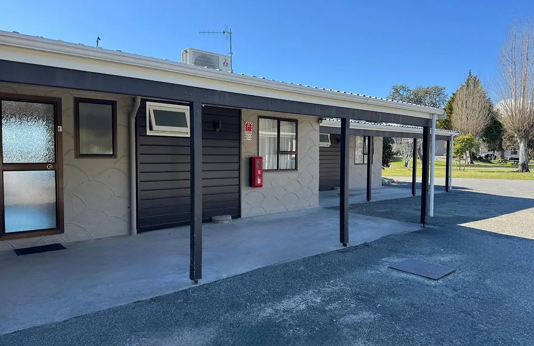 Tahuna Beach Holiday Park-1