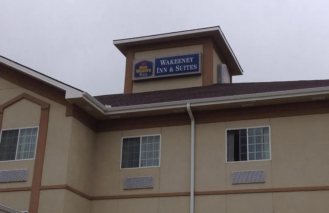 Best Western Plus Wakeeney Inn & Suites-1
