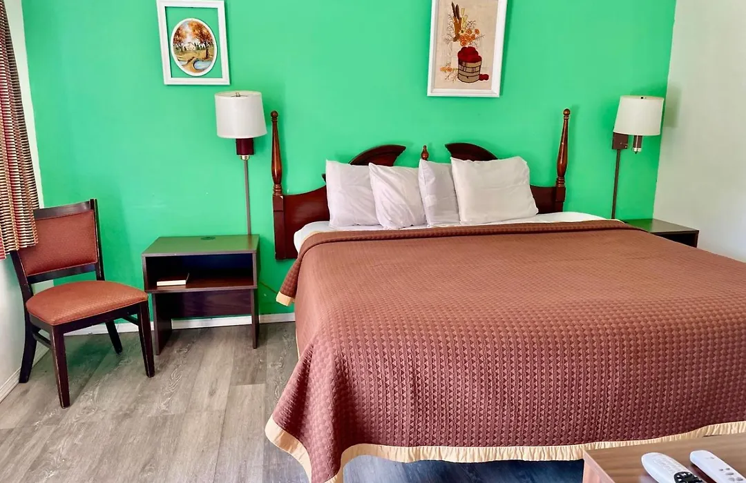 Travelers Inn Olney-1