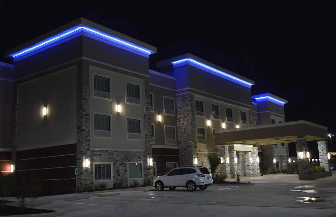 Best Western Plus Dilley Inn & Suites-1