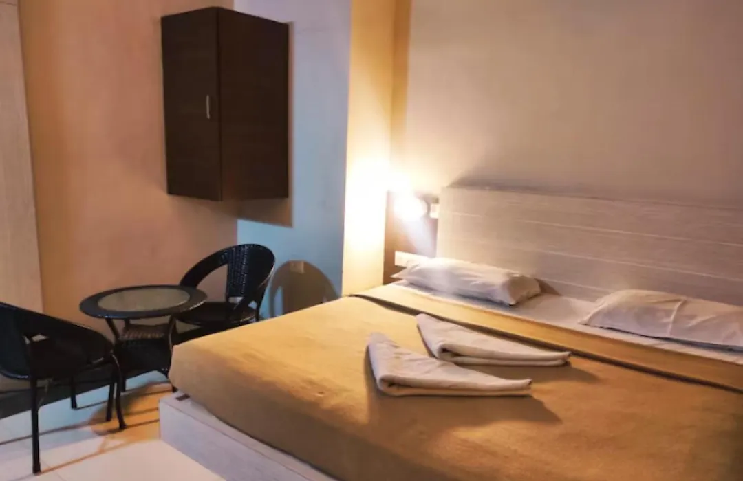 Hotel Sham Suman, Kolhapur- Opposite To Mahalaxmi Temple-1