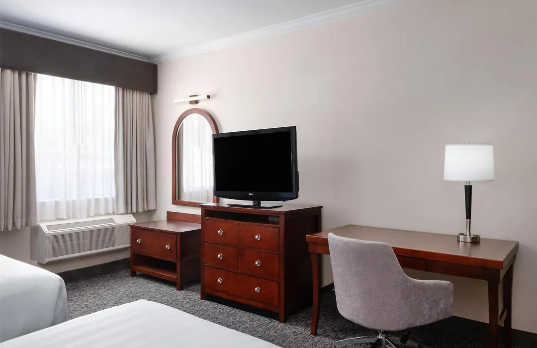 Best Western Plus Downtown Inn & Suites-1