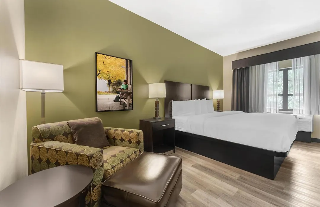 Best Western Plus Franciscan Square Inn & Suites Steubenville-1