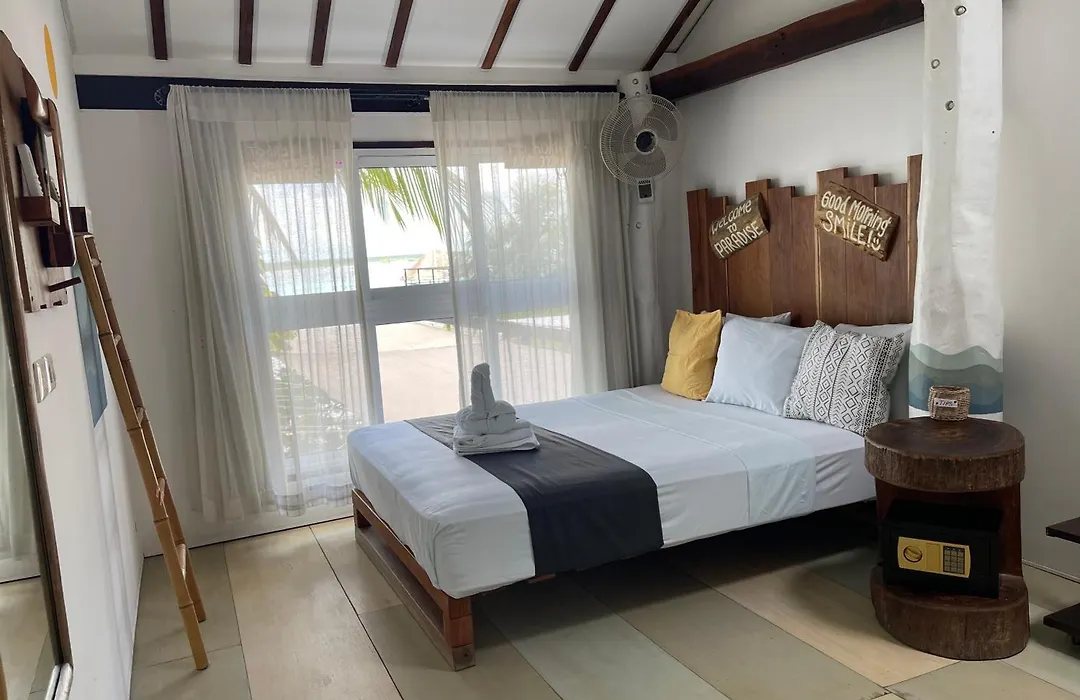 The Yak Lake House Hostal Bacalar - Front Lagoon-1