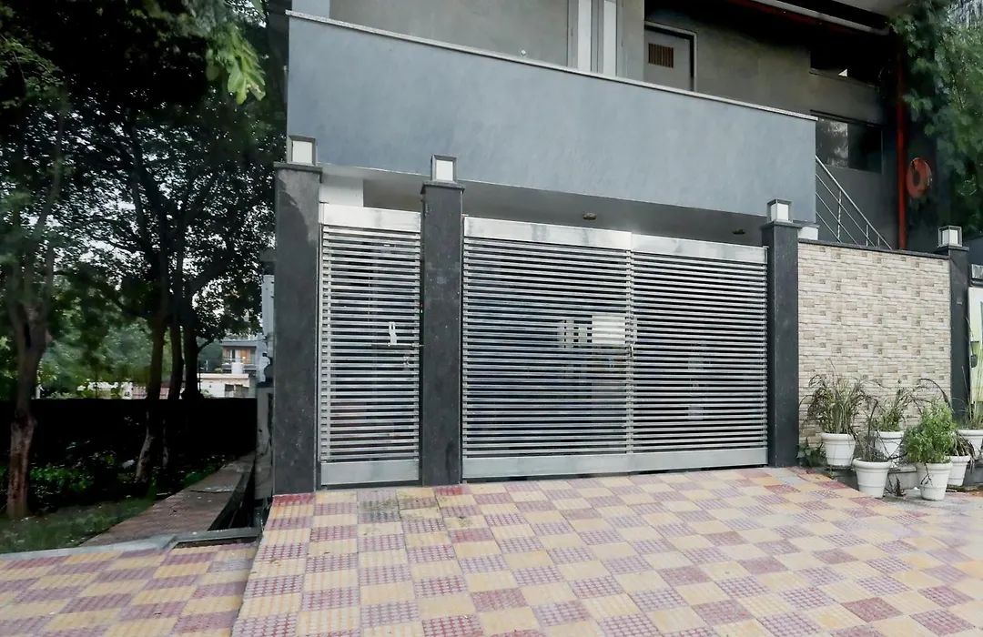 Townhouse Rohini Sector 24-1