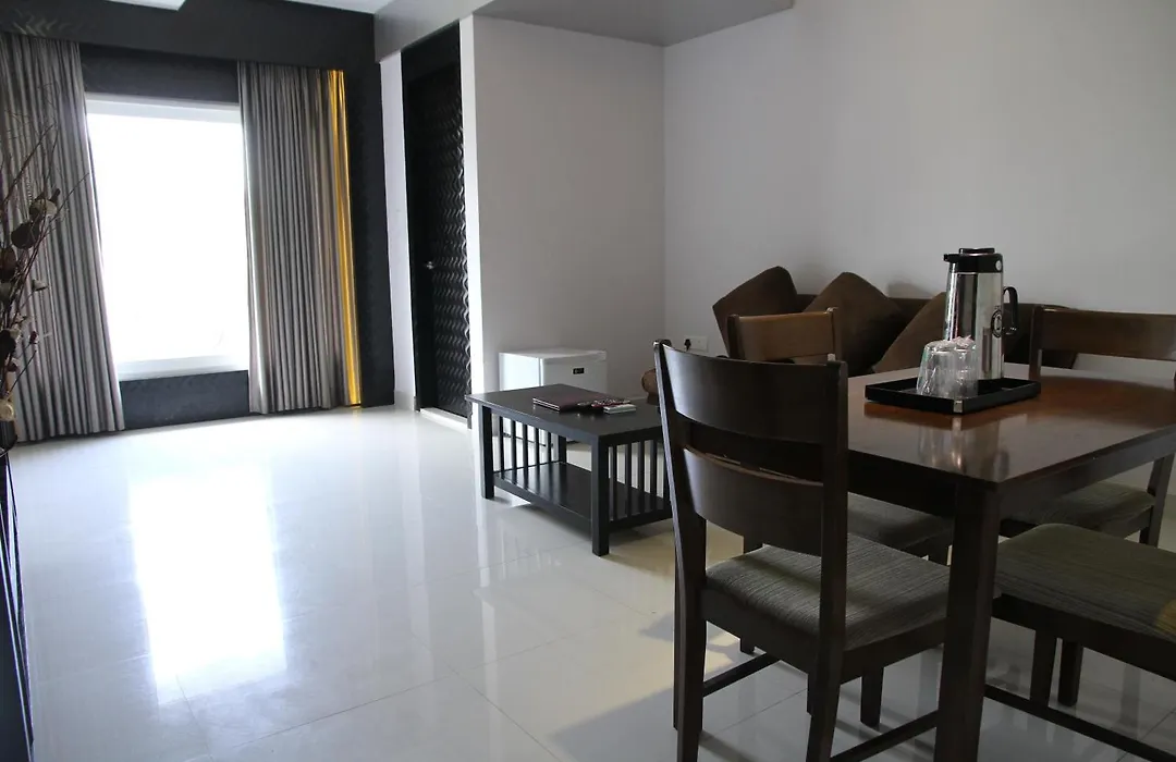 Hotel Gokulam Park-1