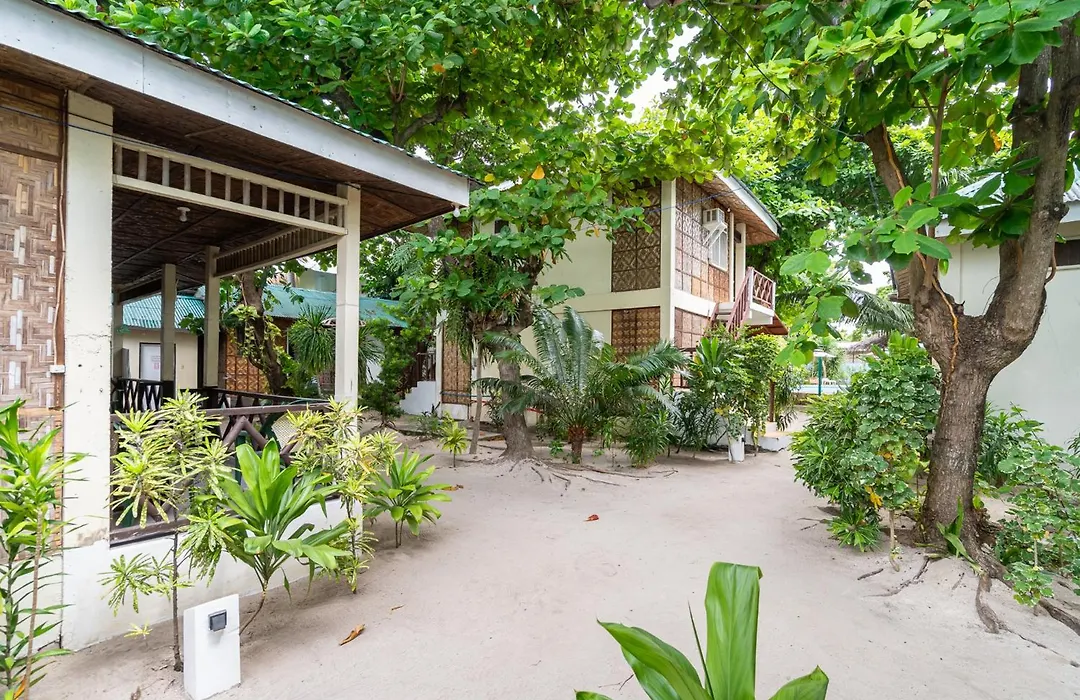 The Shark'S Tail Dive Resort-1