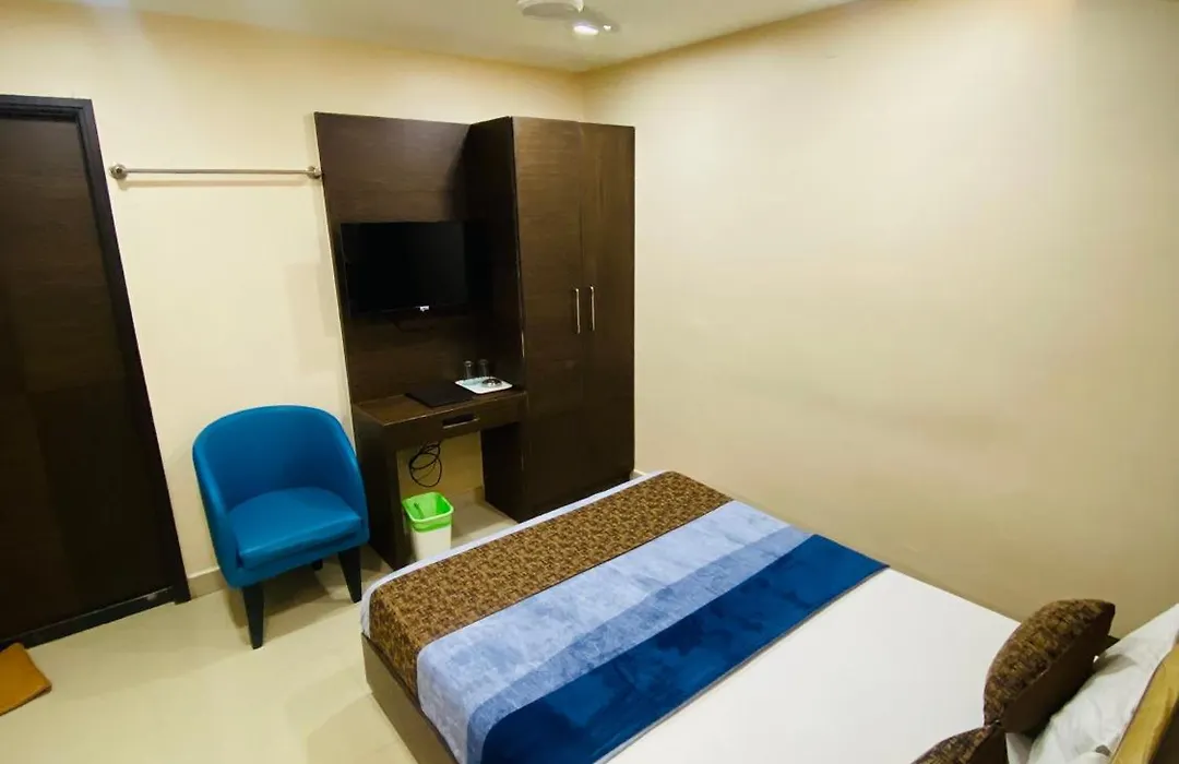 Greens Suite - Business Class Hotel - Opposite Ripon Building-1