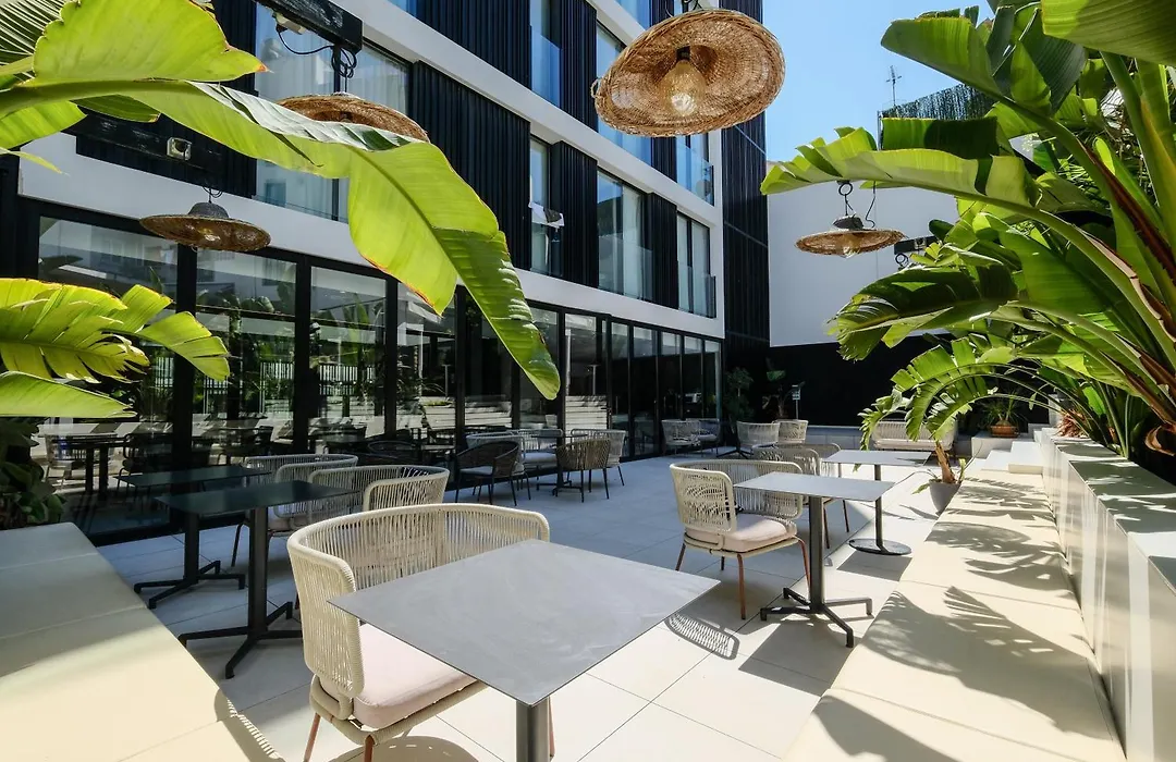 Azuline Hotel M-1