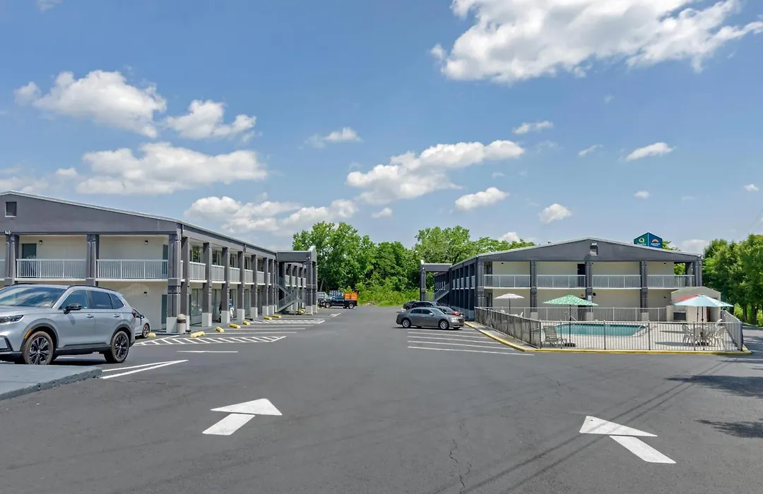 Suburban Studios Verona - Staunton North-1