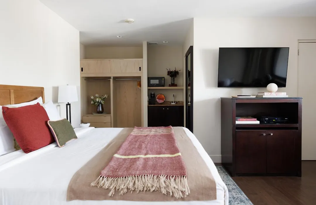 The Andrew Hotel-1
