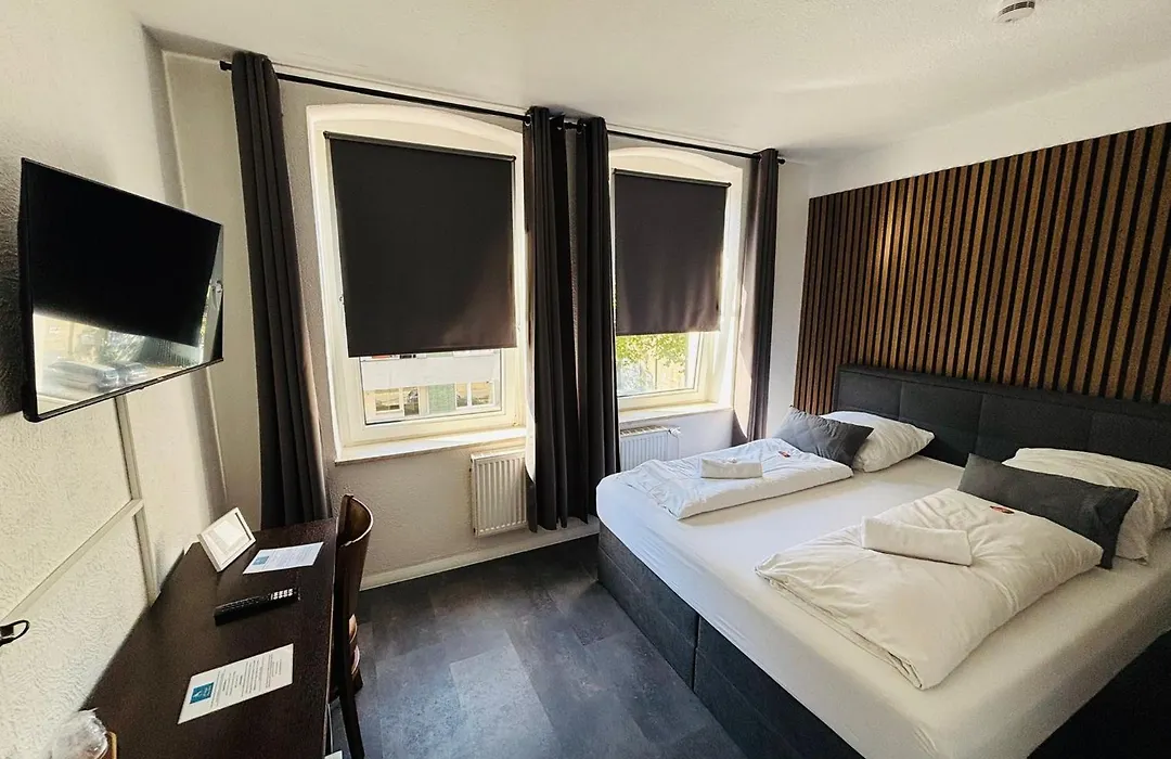 Hotel Bff Airport Messe Schlaf - Duesseldorf-1