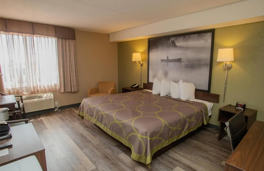 Super 8 By Wyndham Mississauga-1
