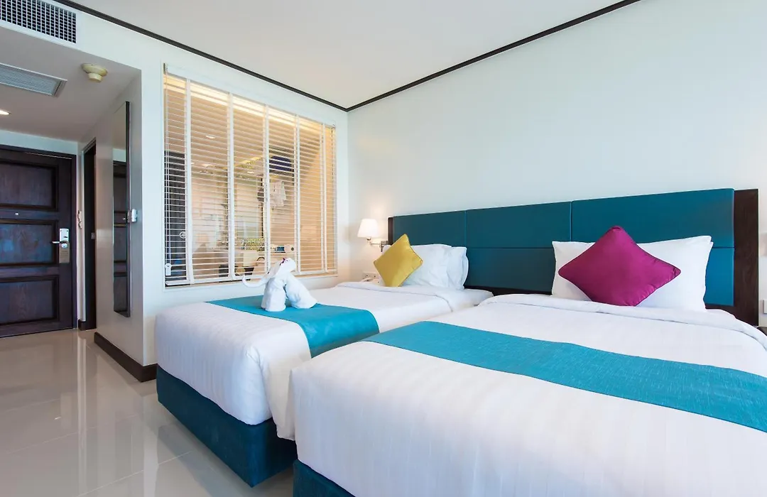 Andaman Beach Suites Hotel, Patong Phuket-1