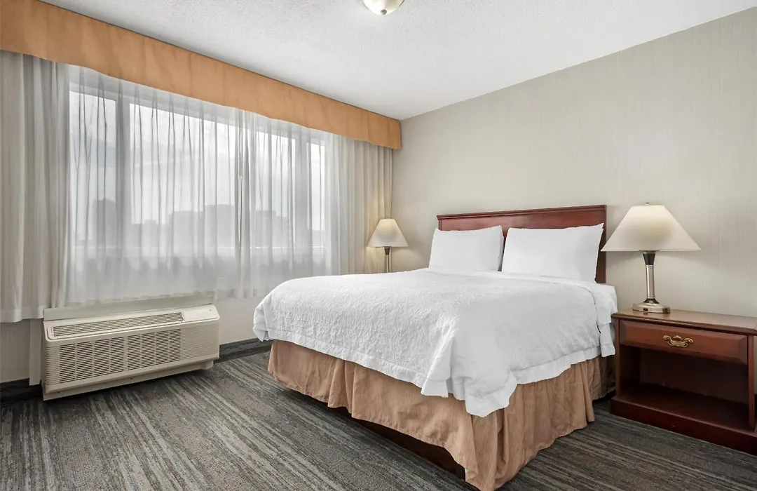 Best Western Plus Suites Downtown Calgary-1