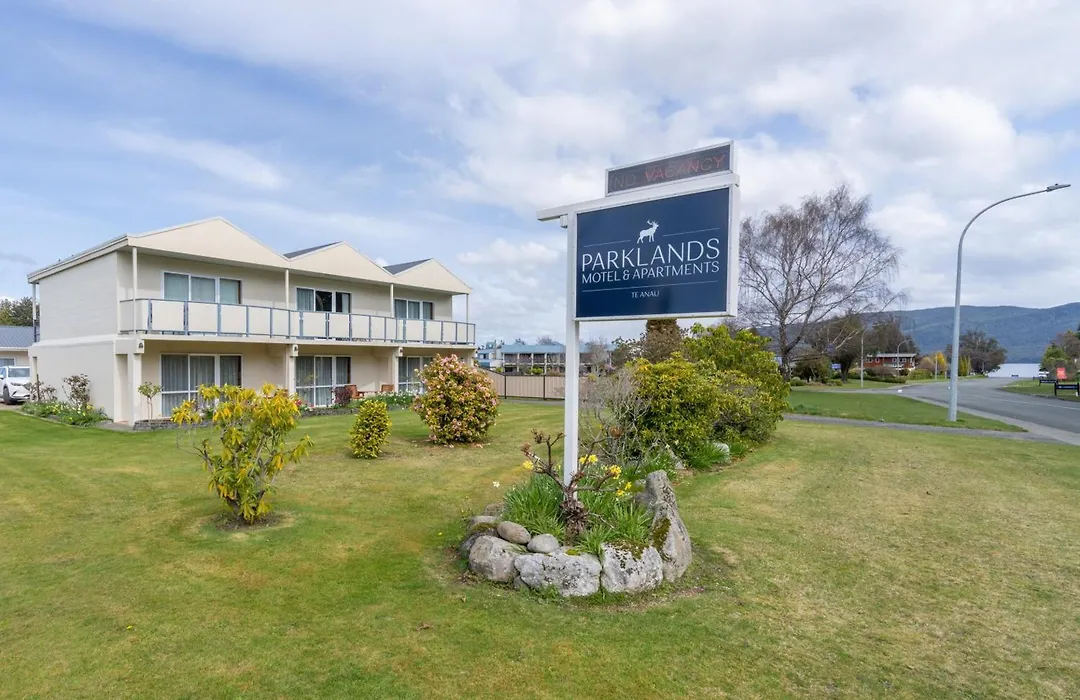 Parklands Motel & Apartments Te Anau-1