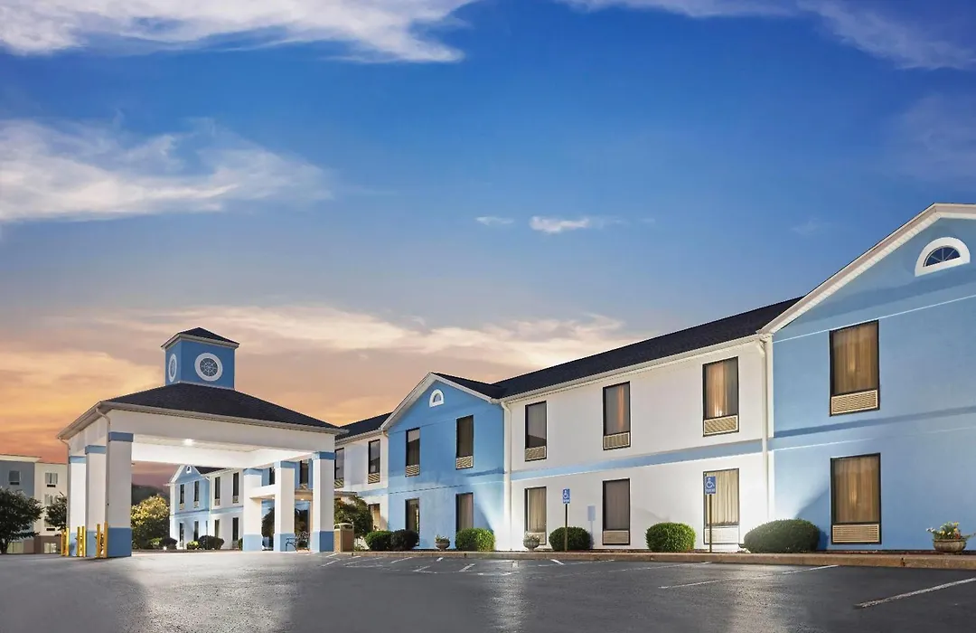 Baymont By Wyndham Madisonville-1