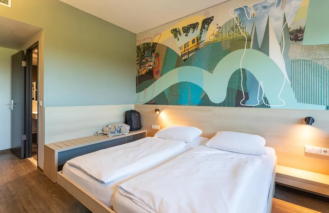 MEININGER Hotel Berlin Airport-1