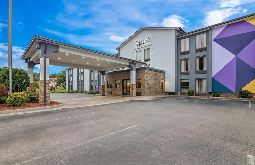 Spark By Hilton Roanoke Civic Center-1
