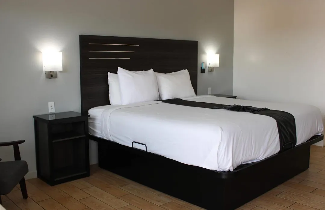 Rodeway Inn Yuma Downtown-1