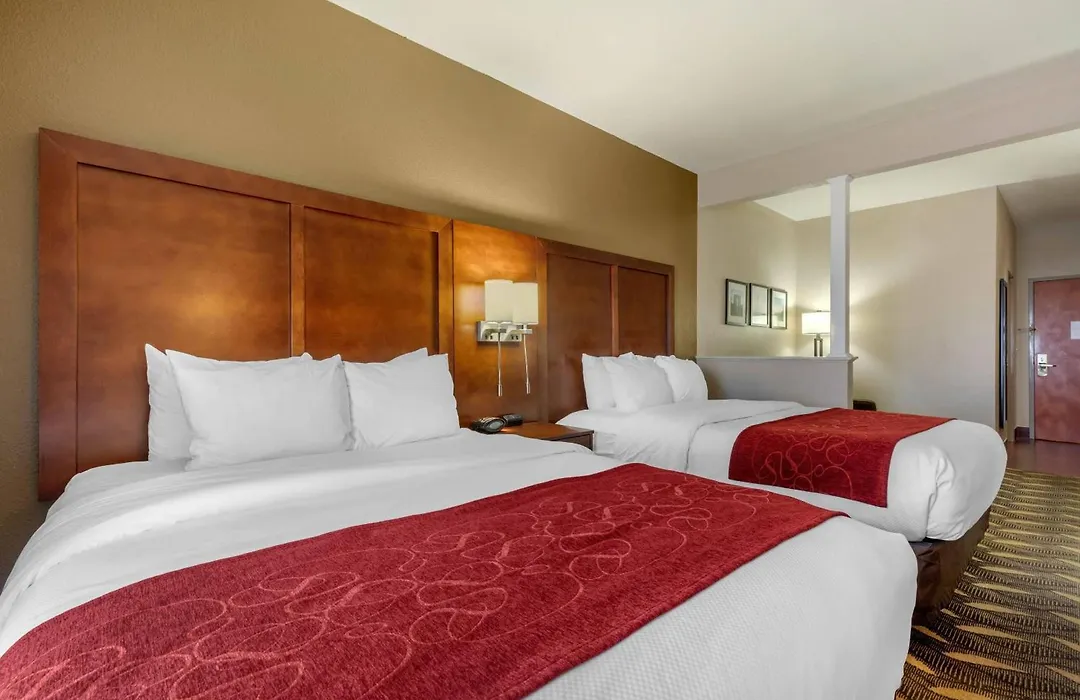 Comfort Suites Rolla-1