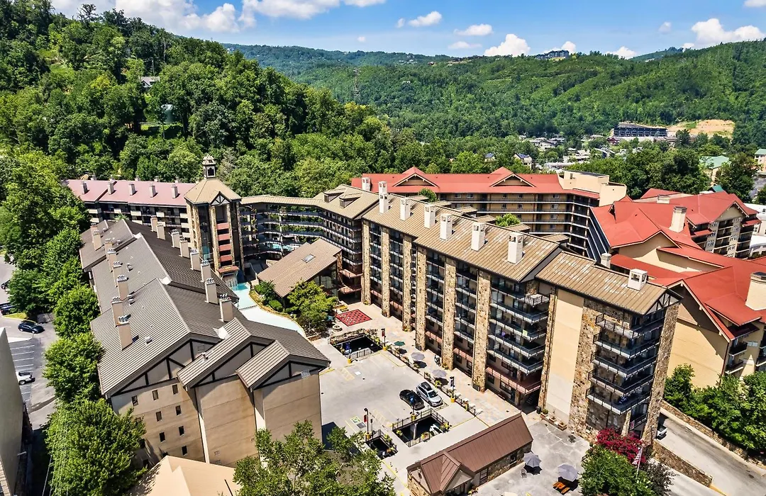 Gatlinburg Town Square-1