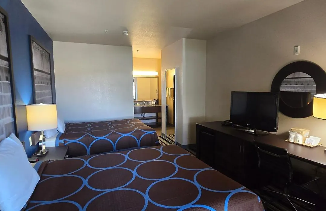 Super 8 By Wyndham Dilley Tx-1