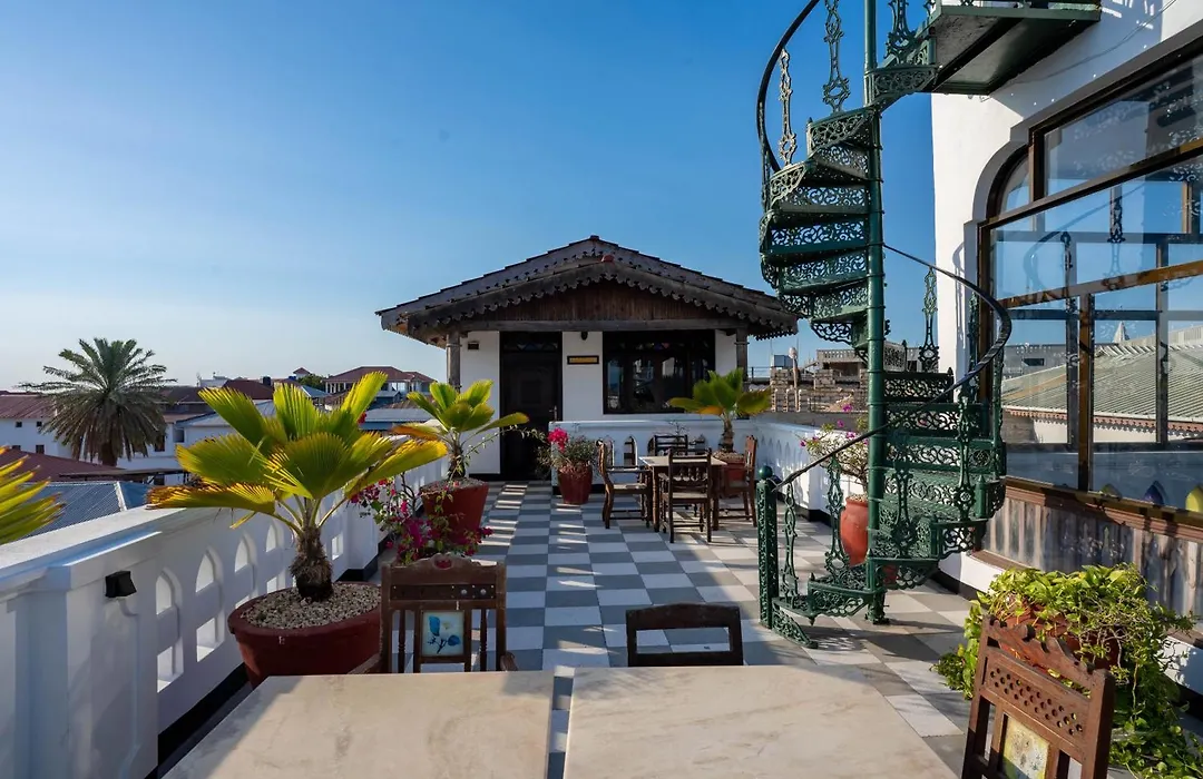 Dhow Palace Hotel-1