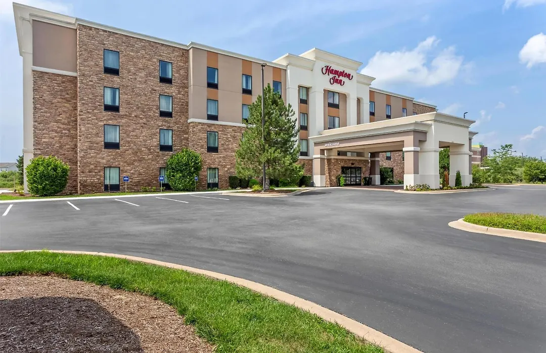 Hampton Inn Dekalb - Near The University-1