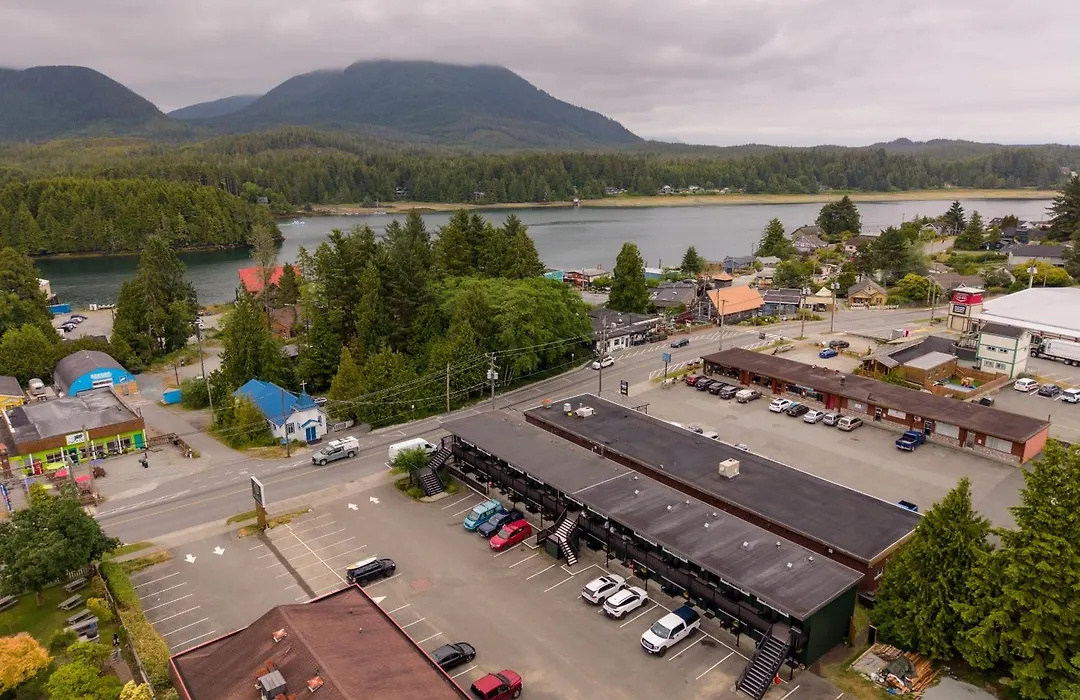 Ucluelet Wildwood Inn-1