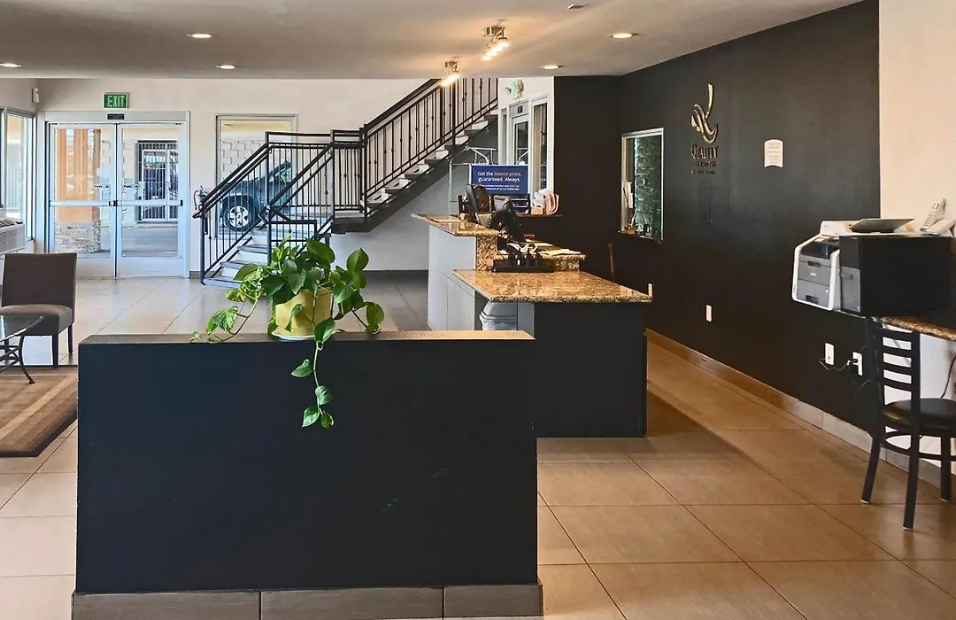 Quality Inn & Suites Near Downtown Bakersfield-1
