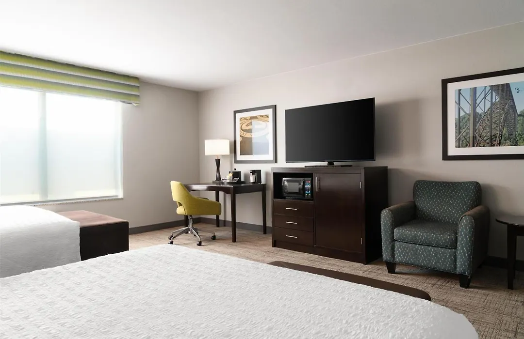 Hampton Inn Fairmont-1