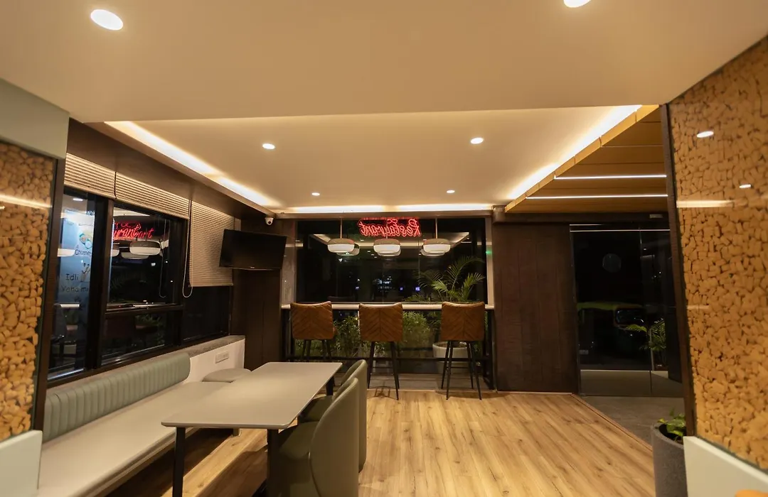 Pride Biznotel Alkapuri Near Vadodara Airport-1