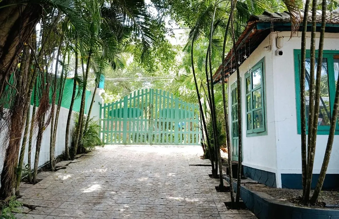 Petit Ana Beach Retreat-1
