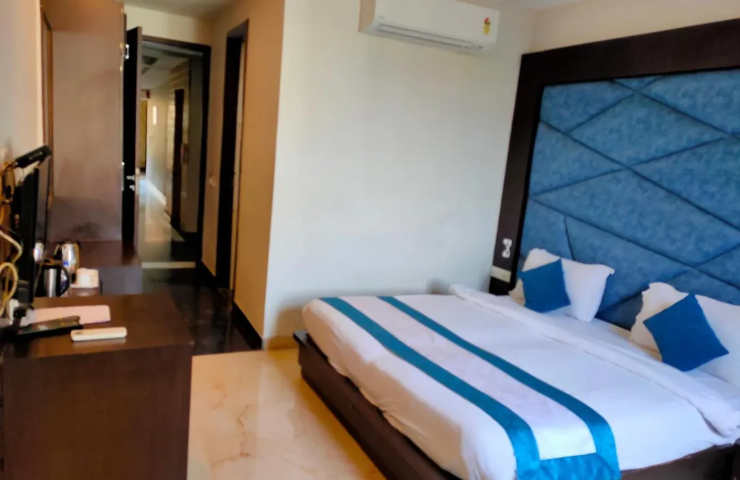 Hotel Crimson Palace-1