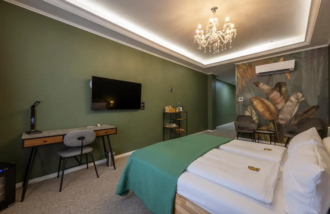 Hotel Residenz Luxury - Outletcity - Parken - Klima - 24H Check-In-1
