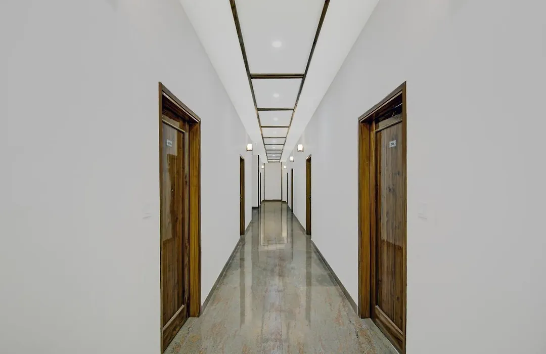 Hotel Royal Salute Chandigarh Delhi Expressway Zirakpur Chandigarh-1